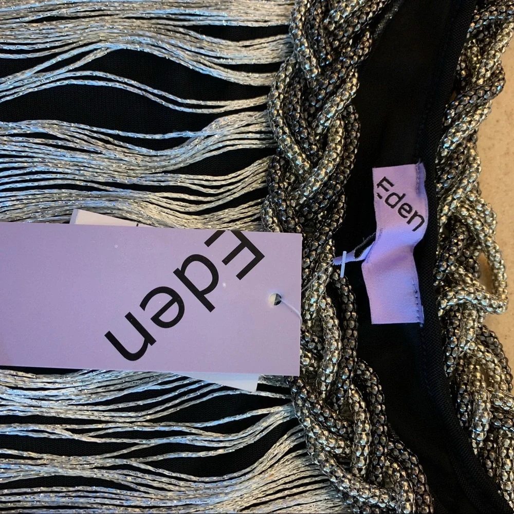 “Eden” dress with silver threads - Picture 8 of 9
